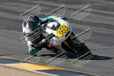media/Mar-21-2025-CVMA Friday Practice (Fri) [[30cd4fe323]]/3-Racer 2/Session 2 (Bowl)/